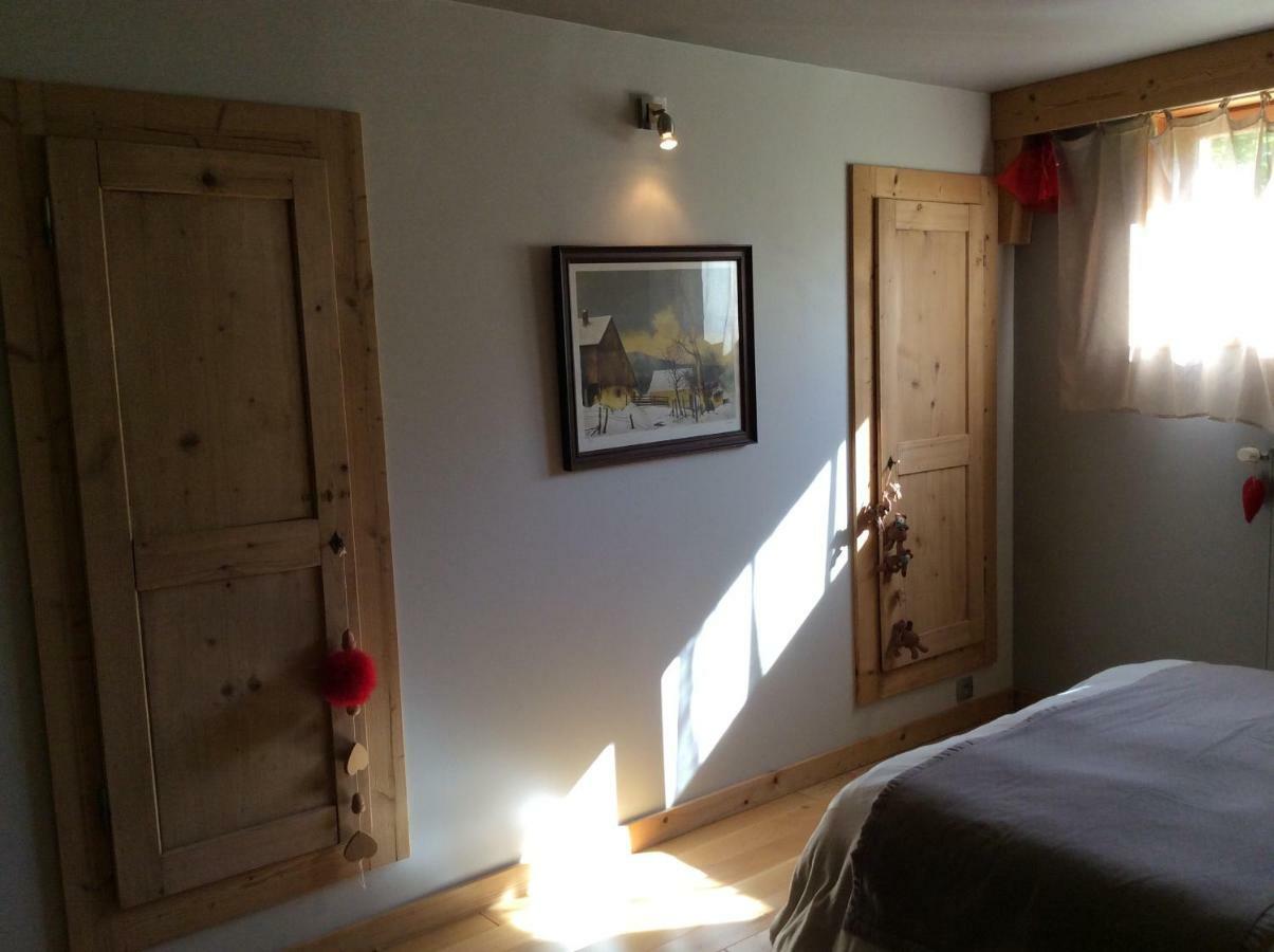 Au Charnet Bed & Breakfast Les Fourgs Exterior photo